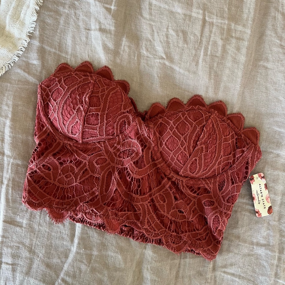 Altar’d State- never worn before, beautiful rust bandeau top! Size small.